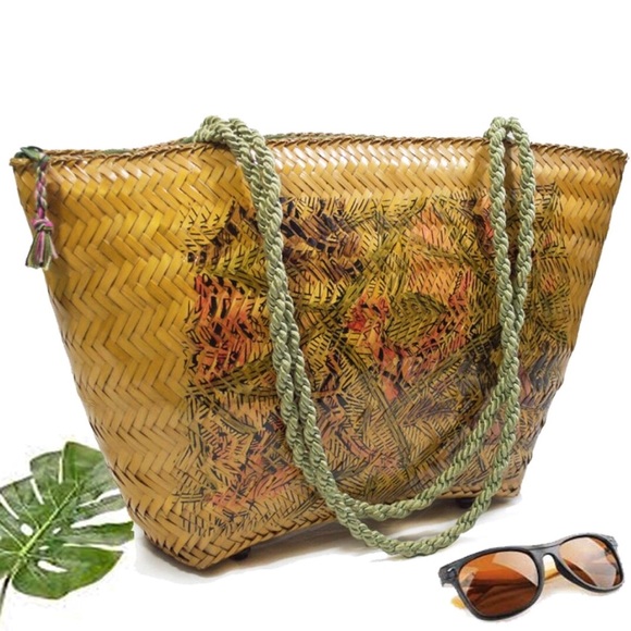 summer straw bags and totes
